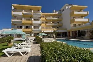 Trianta Apartmentos Rezort 2*