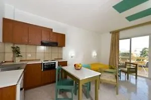 Trianta Apartmentos Resort